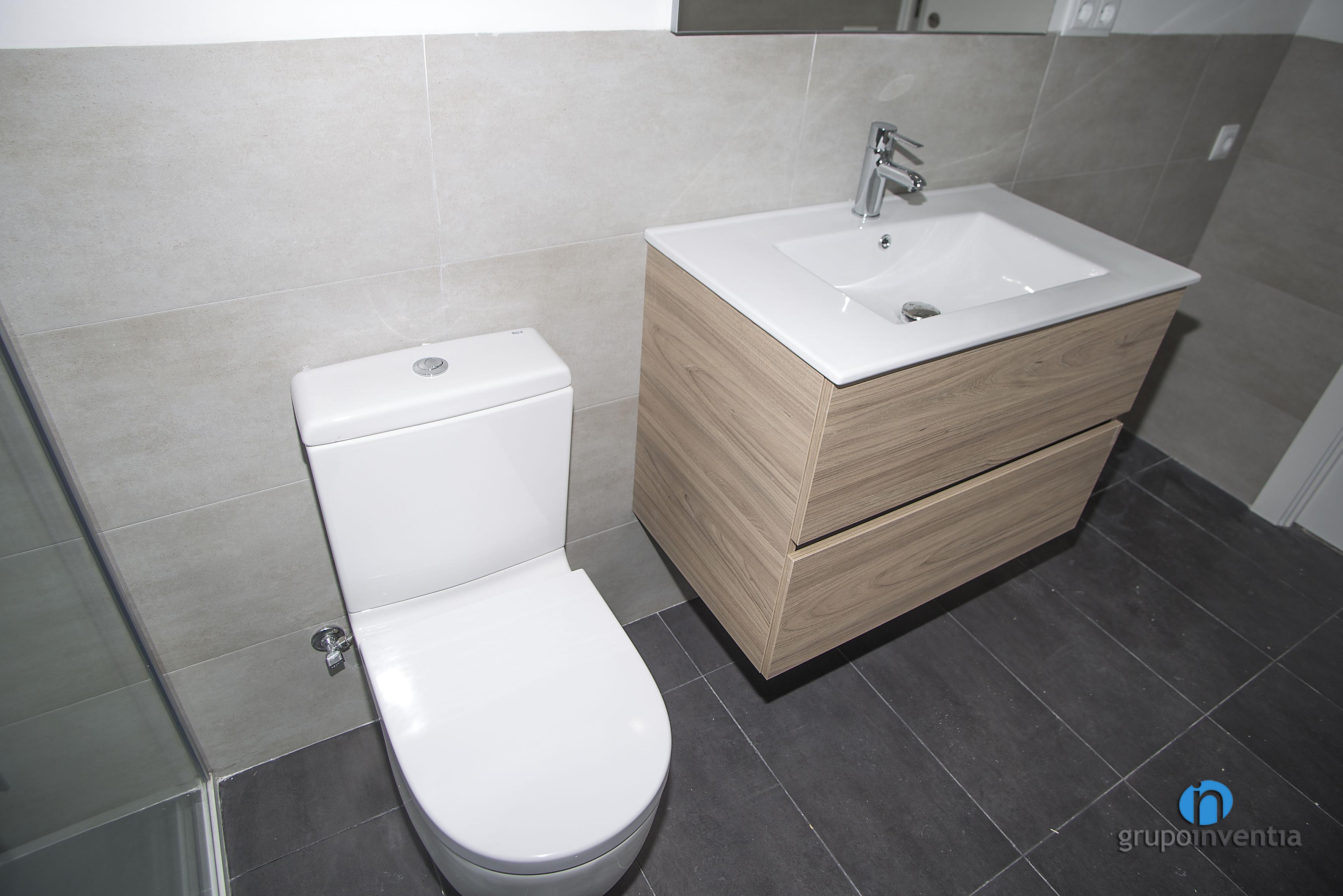 Baño Suelo Gris - Suelos para baños (I) - Reformasucasa.es