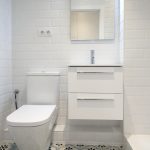 muebles blancos cuarto de baño