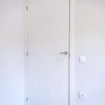 puerta blanca dormitorio