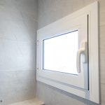 ventana aluminio baño