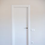 puerta madera blanca