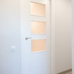 puerta blanca madera