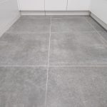 suelo gris cocina
