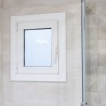 ventana aluminio baño