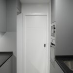 puerta blanca cocina