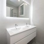mueble blanco baño