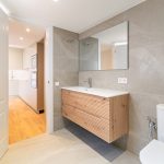 baño moderno funcional