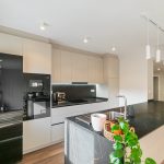 cocina encimera negra