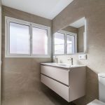 azulejo neutro baño moderno