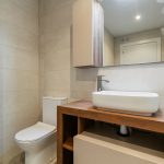 acabados madera baño