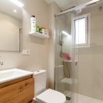 tonos neutros baño