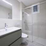 baño funcional moderno